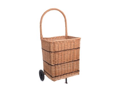 Weidenkorb für Holz auf Rädern