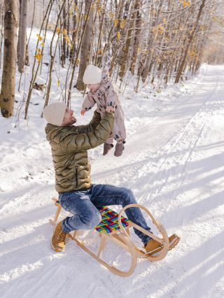 ❄️ A fából készült szánkók örömöt hoznak, ami sosem megy ki a divatból. A havon a legkisebbek és a felnőttek is élvezik,...