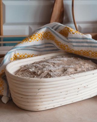 Engedd, hogy az otthonodat átjárja a fa és a frissen sült kenyér illata. 🤎 A téli napok igazán kívánják azt, ami melengeti...