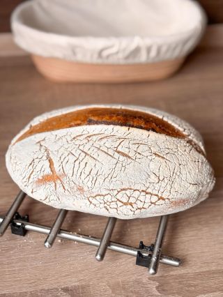 Met bloem bestoven handen, zweet op het voorhoofd en de geur van versgebakken brood met een knapperige korst. 🍞 Zo zag ons...
