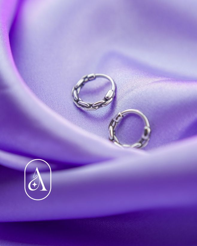 Nudným krúžkom odzvonilo. 🤘⁠ ⁠ hľadáš niečo zaujímavejšieho? 👀 Chain prináša textúru, ktorá má charakter. ⛓️⁠ ⁠ Kombinace...