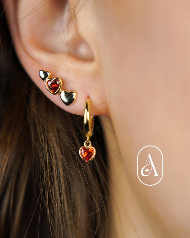 Srdiečok nie je nikdy dosť. 💖 Zvlášť v zlatom prevedení! Kombinácia Triple Heart a My Love je dôkaz, že aj lásku môžeš...