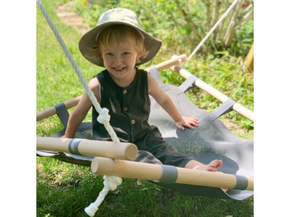 small foot Hojdačka v drevenom štvorcovom ráme