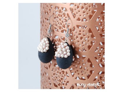 Živé šperky - Náušnice Slza černé s trvalými bílými květy