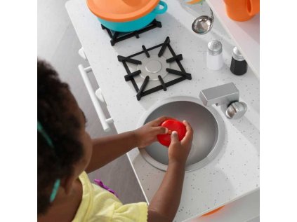 KidKraft Dřevěná kuchyňka s příslušenstvím