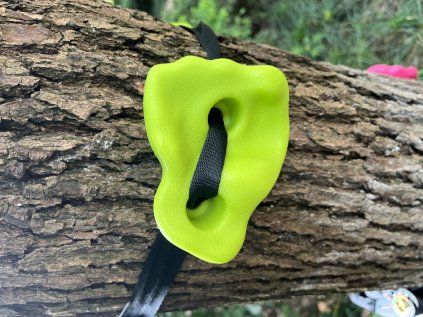 green%20plastic%20stone