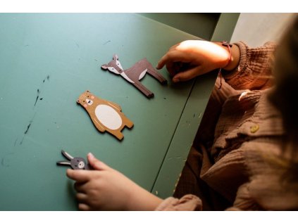 BeWooden Drevená nálepka na stenu aj inde zajačik Karlíček