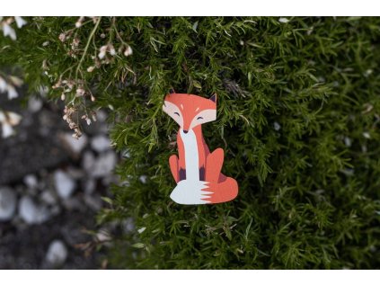 BeWooden Drevená magnetka líška Eliška