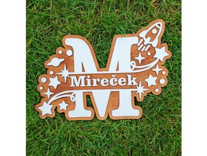 Cedule monogram na dveře se jménem kluk