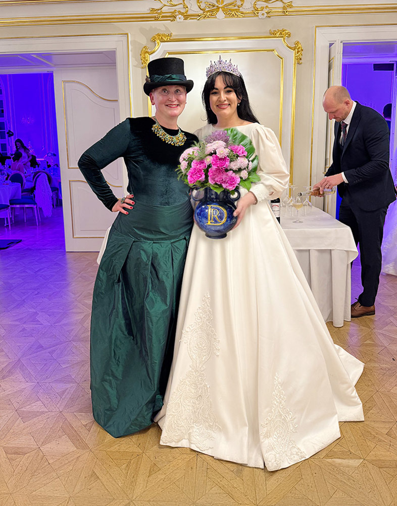 Čo darovať žene, ktorá si dokáže ušiť luxus aj vlastnými rukami?