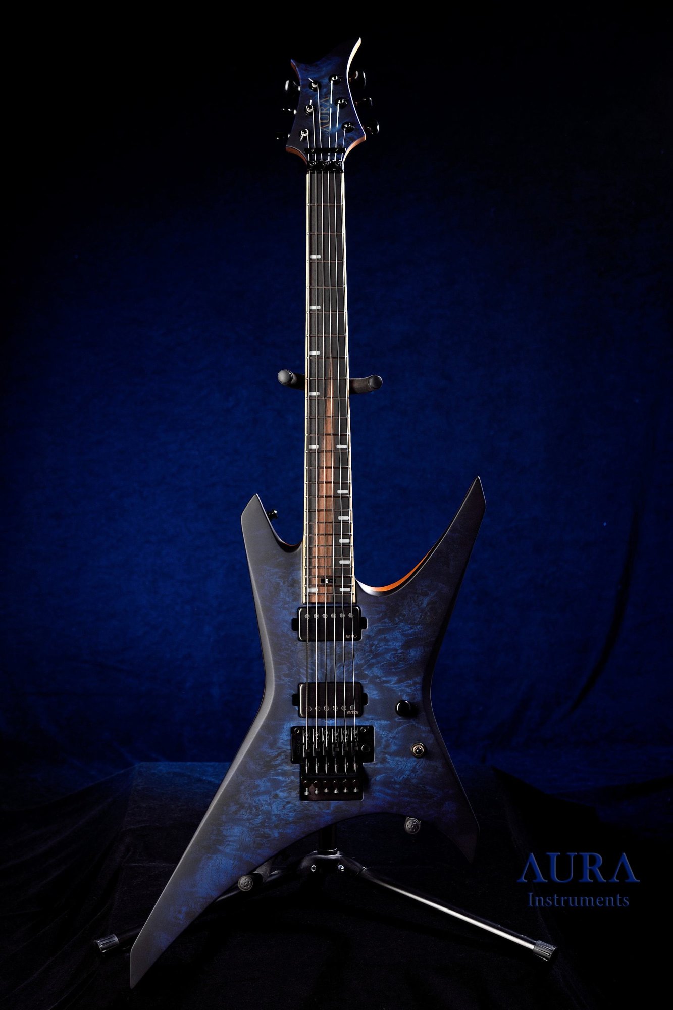 Electric guitar Aura Warrior