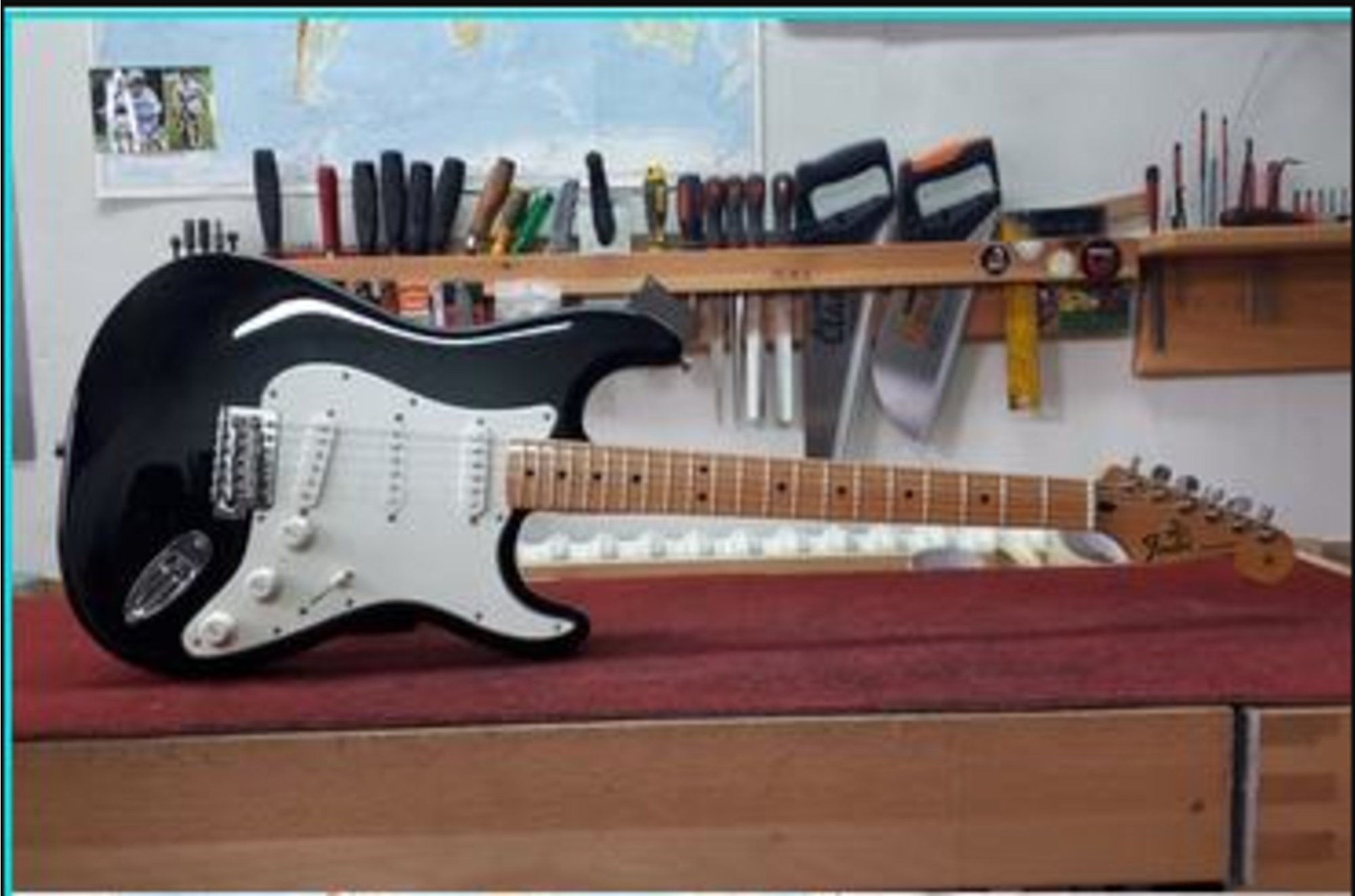 Fender Guitar - Find 5 Differences