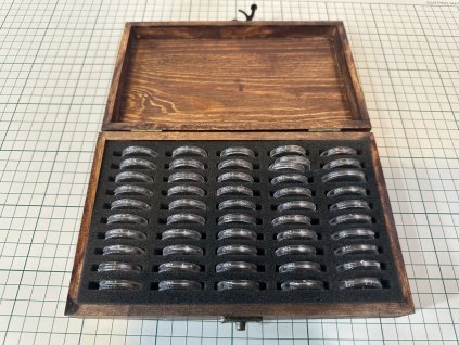 Použité - Dřevěná krabička s bublinkami - Rozměr foto