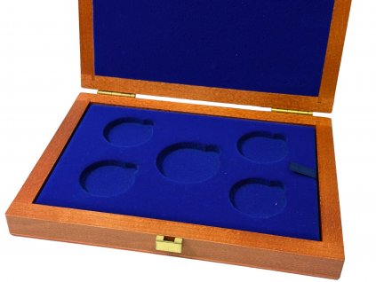 55198 2 etue na stribrne mince cnb rocni sadu drevo