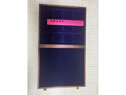 76822 1 pouzite etue quadrum 12x druha rozmer foto