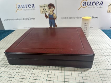 Použité - Dřevěná Etue - Plato 2x 12 Quadrum - "Největší osobnosti českého národa"