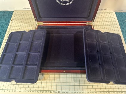 Použité - Dřevěná Etue - Plato 2x 12 Quadrum - "Největší osobnosti českého národa"