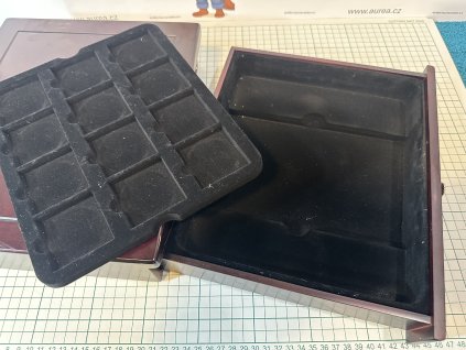 Použité - Dřevěná krabička se šuplíkem + Plato malé 12 Quadrum