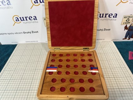 Použité - Dřěvěná Krabička Artia - Rozměr foto