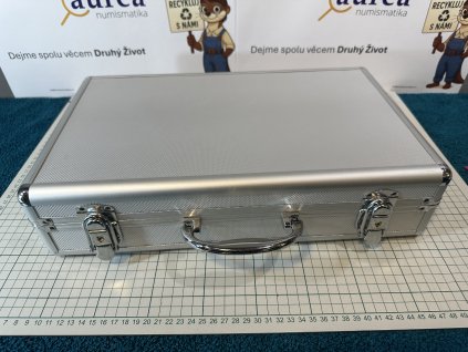 Použité - Kufřík hliníkový s platy  - Rozměr foto