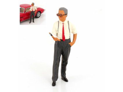 0082542 figurine enzo with clipboard 1 18