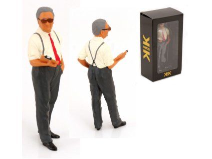 0081361 figurine enzo with clipboard 1 12
