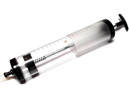 Ručná pumpa 500 ml striekačka na olej, brzdovú kvapalinu atď. BGS-Technic Germany B.9582