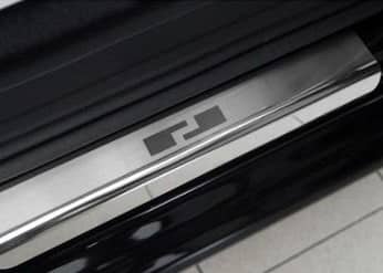 Ochrana před škrábanci: kryty prahů a pátých dveří