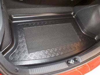 Testovali jsme vany do kufru auta. Vyplatí se? Pasují přesně? A je lepší plastová, nebo gumová vana?