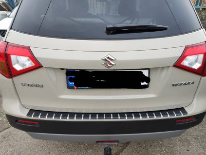 Kryt prahu pátých dveří Suzuki Vitara 2015-2018 • nerez s karbonem