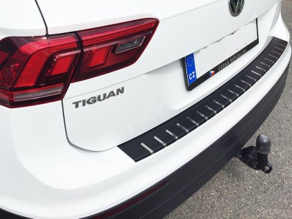 Kryt prahu pátých dveří VW Tiguan II 2016-2024 i na facelift 2022 • nerez s karbonem