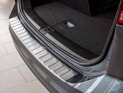 Kryt prahu pátých dveří VW Touran II 2015-2026 • nerez • ADO Pro