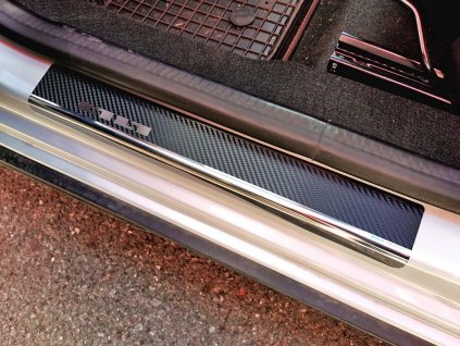 Prahové lišty Dacia Jogger 2021-2026 • nerez s karbonem