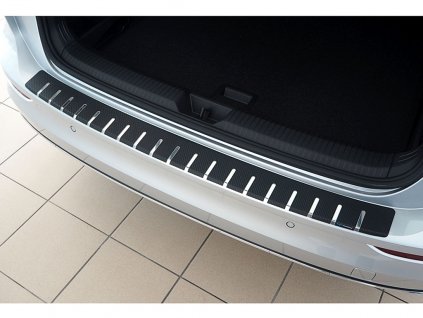 Kryt prahu pátých dveří VW Golf VIII 2020-2025 Variant • nerez s karbonem