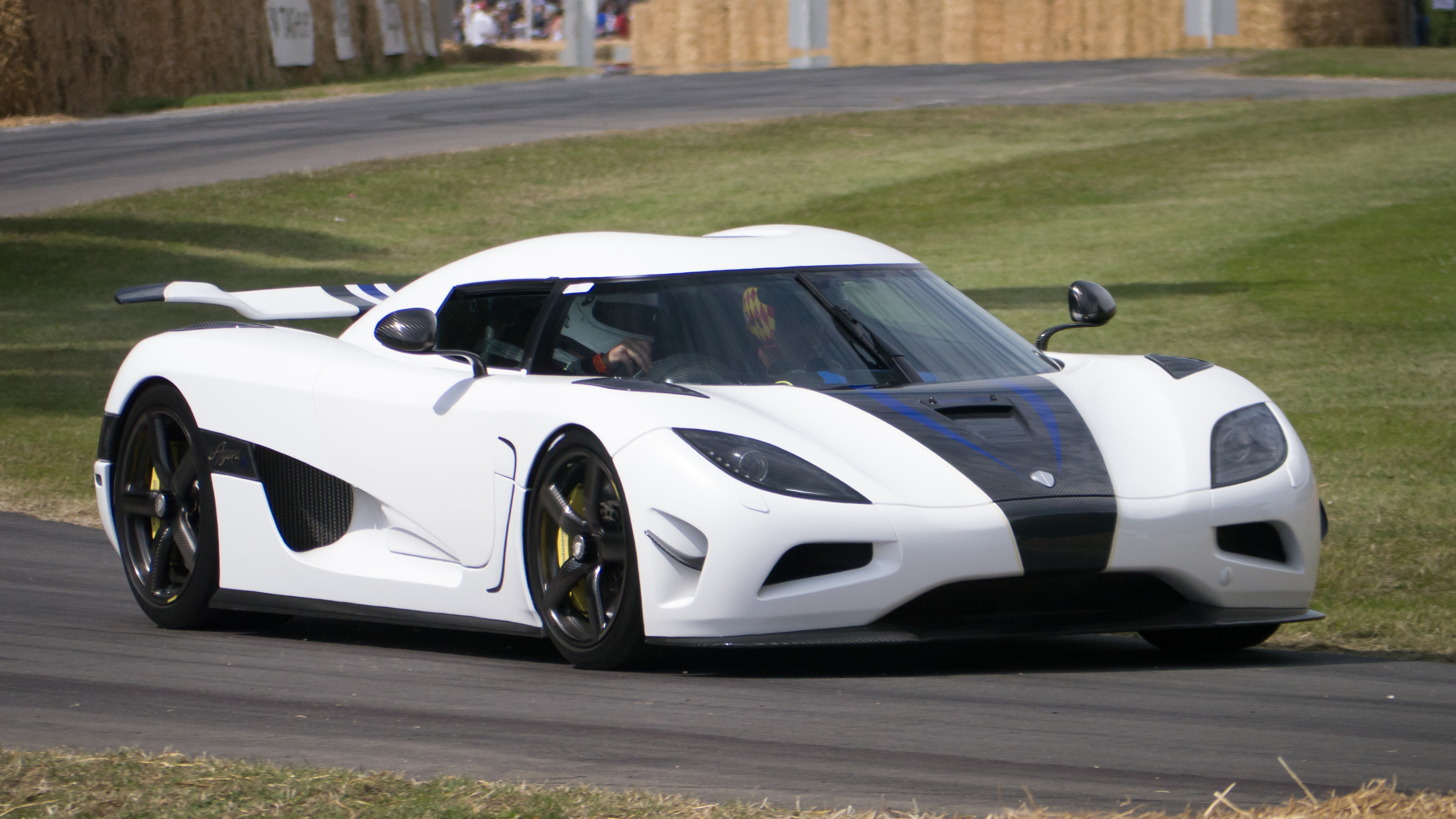 2015_Koenigsegg_Agera_N_(19886243212)