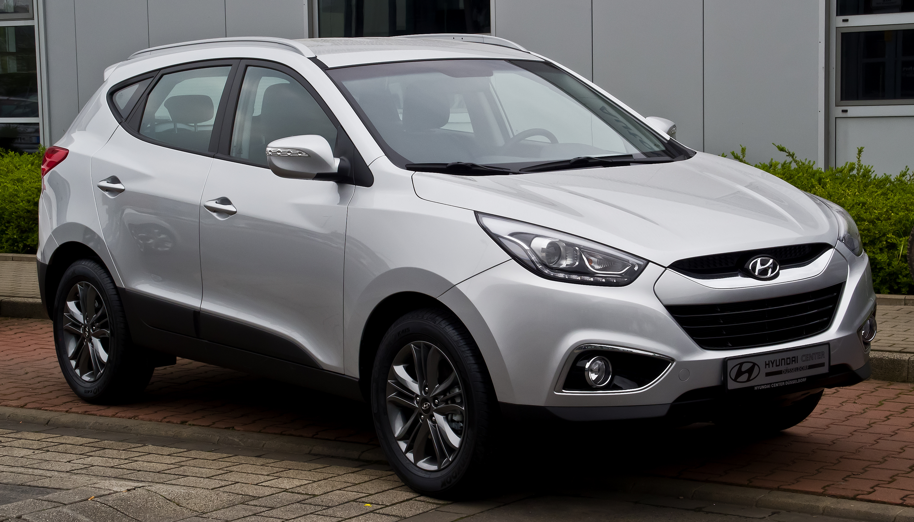 Hyundai_ix35_FIFA_World_Cup_Edition_(Facelift)_–_Frontansicht,_5._April_2014,_Düsseldorf