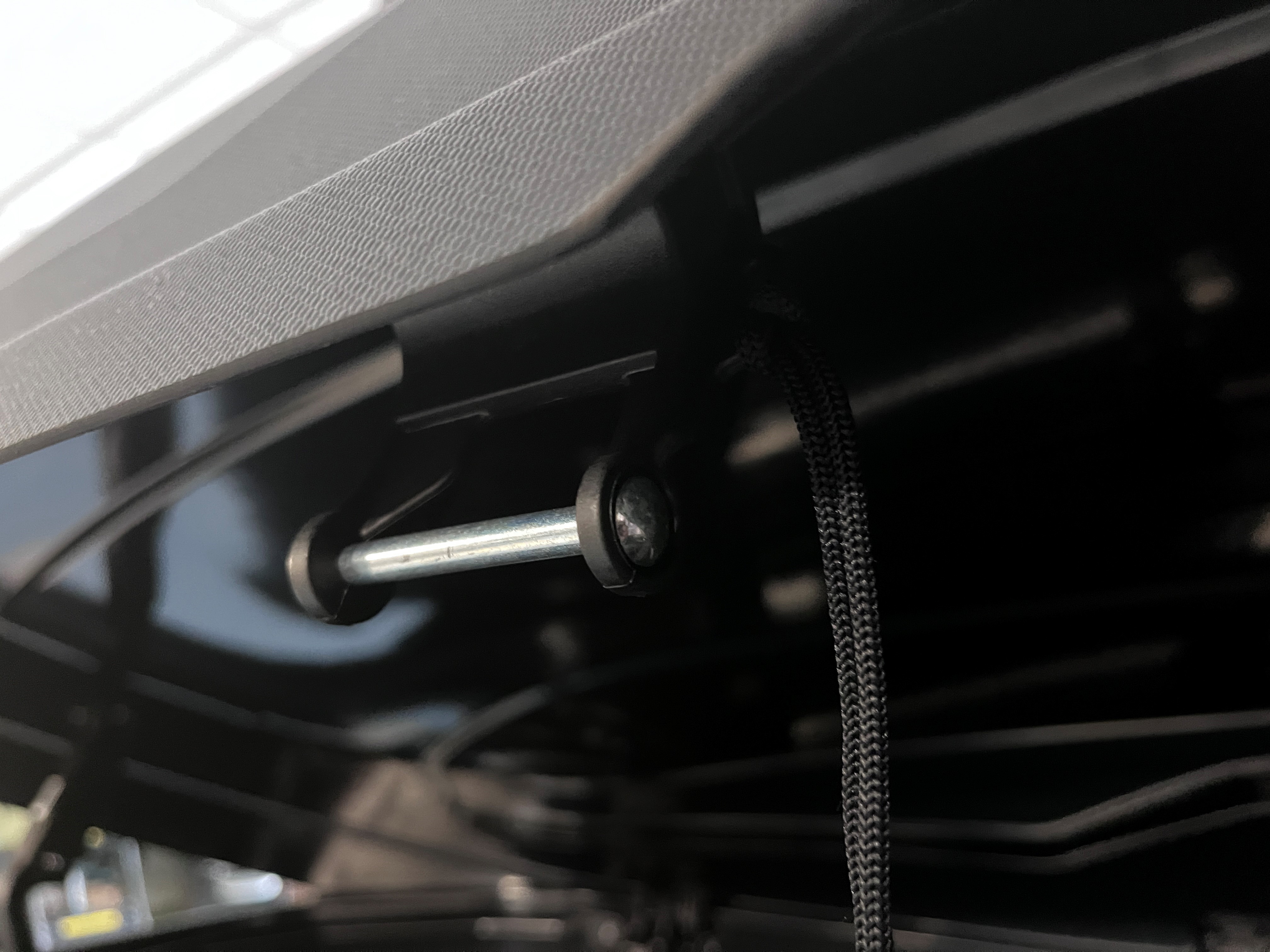 Yakima SkyBoxNX uzamykanie