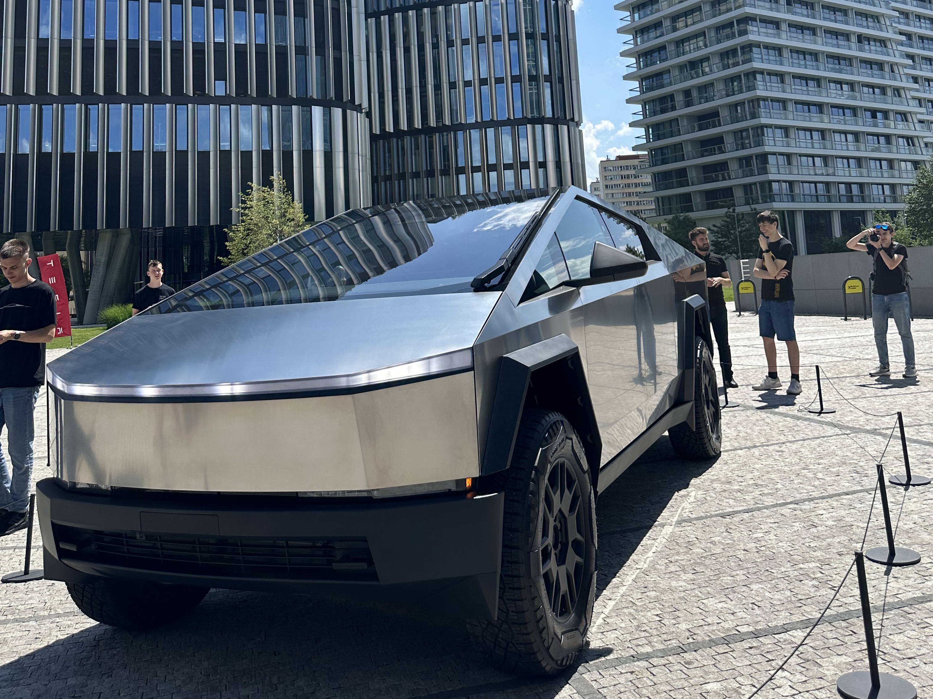 TESLA ROAD SHOW - PŘEDSTAVENÍ CYBERTRUCK