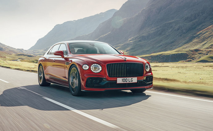 Nové Bentley Flying Spur V8  - pro všechny, kdo nechce sedět jen na zadních sedadlech