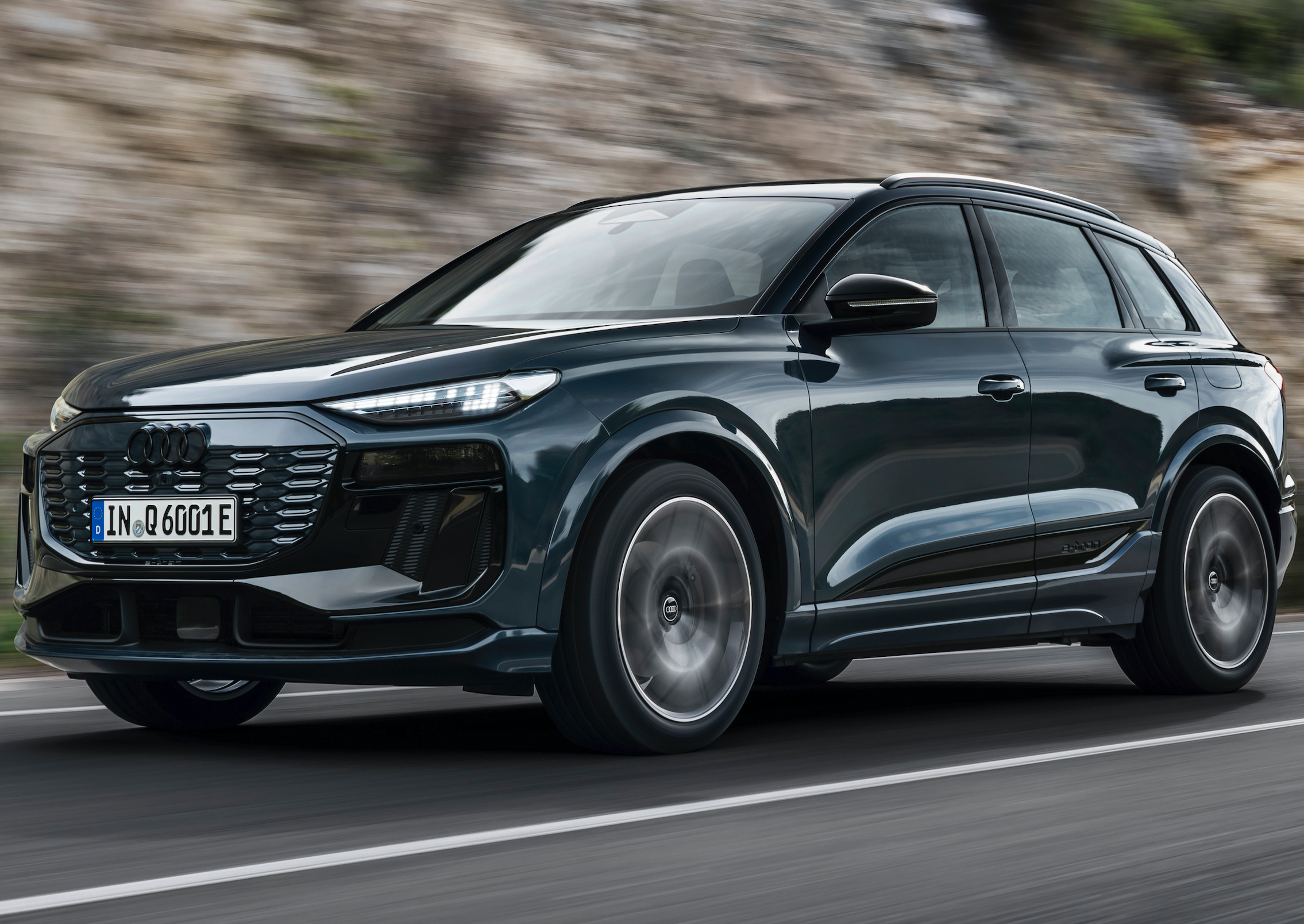 NOVÉ AUDI Q6 E-TRON