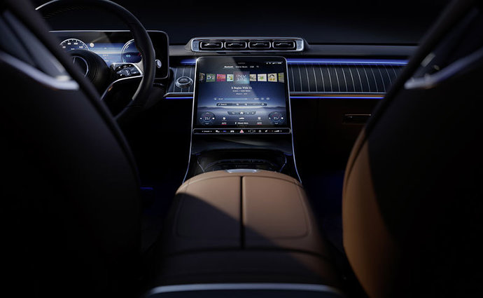 Nový Mercedes třídy S odhaluje inovativní funkce a materiály interiéru