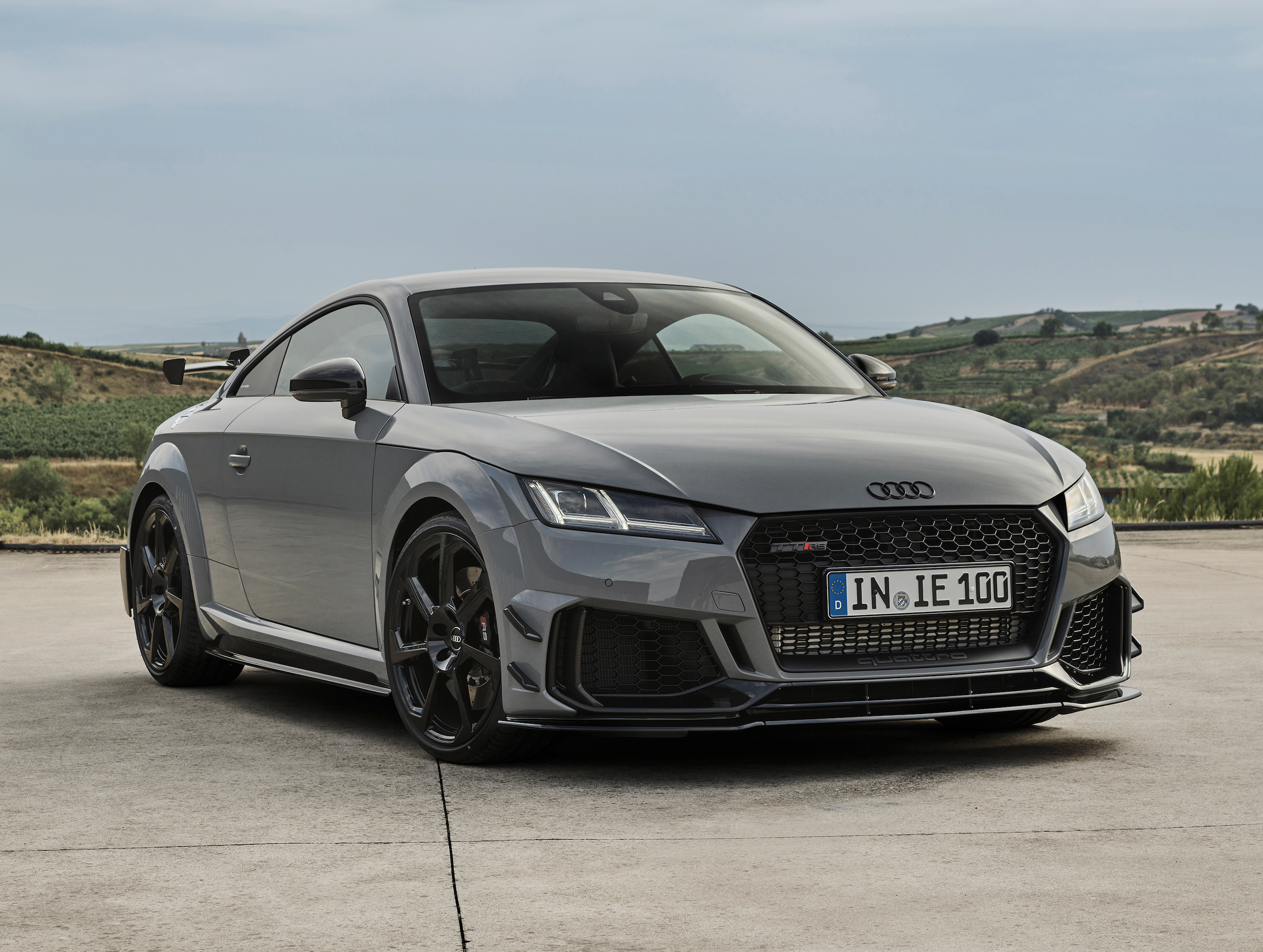 AUDI TT RS COUPÉ ICONIC EDITION - tétéčko se loučí limitovanou edicí