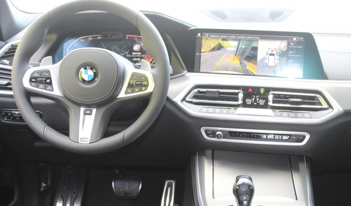 BMW X5 30d xDrive Mpaket - předváděcí auto - skladem - skvělá výbava - super cena 1.734.711,- Kč bez DPH