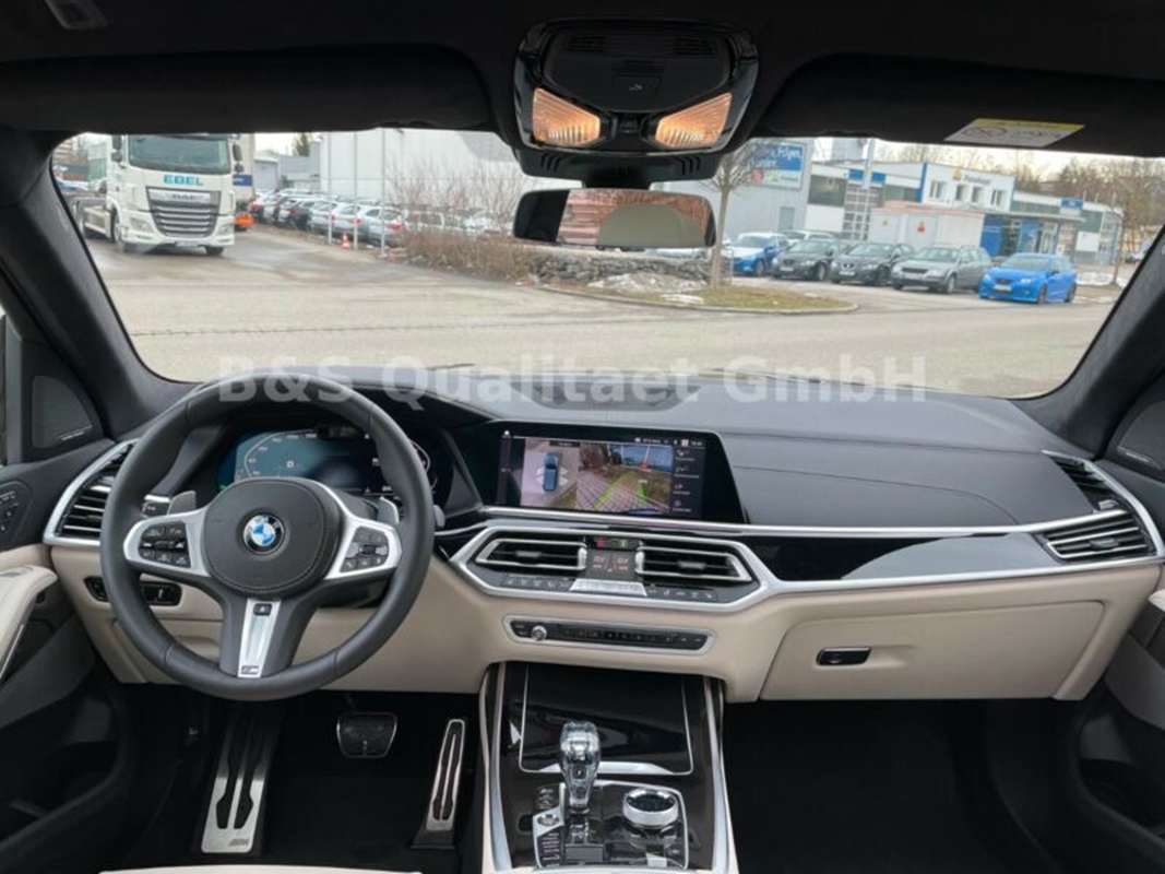 BMW X7 M50d xDrive Mpaket | předváděcí auto skladem | maximální výbava | velké sportovní naftové luxusní SUV | super cena | nákup online