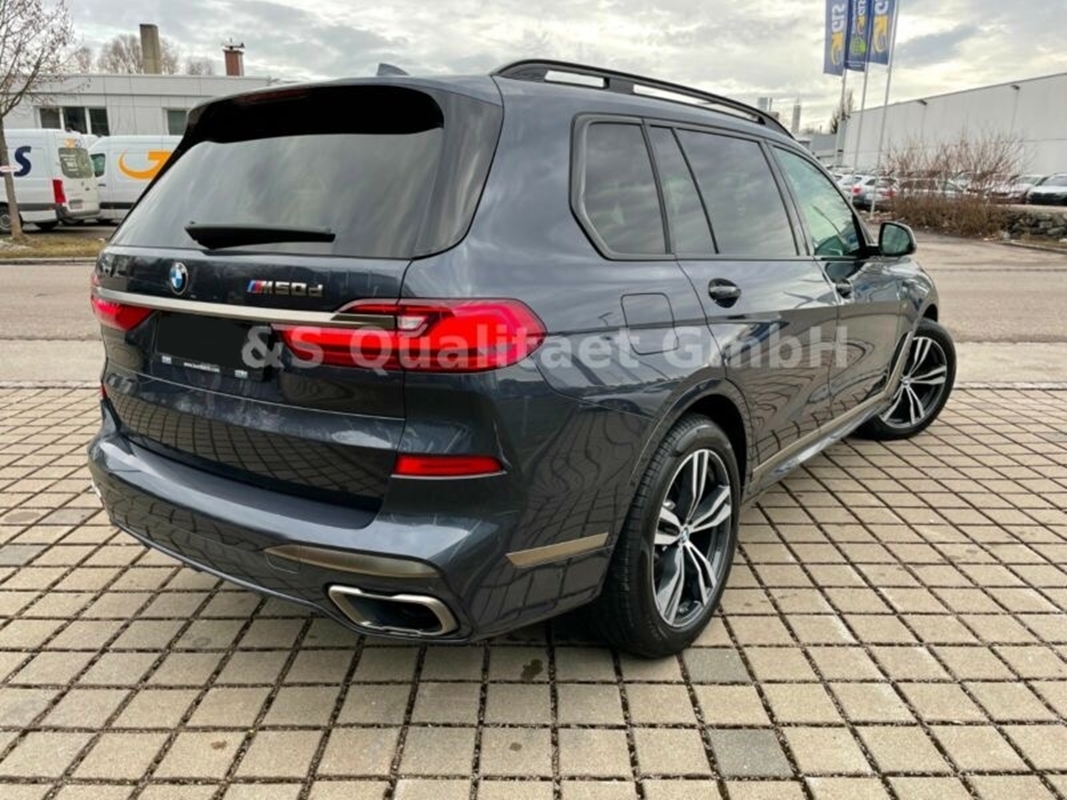 BMW X7 M50d xDrive Mpaket | předváděcí auto skladem | maximální výbava | velké sportovní naftové luxusní SUV | super cena | nákup online