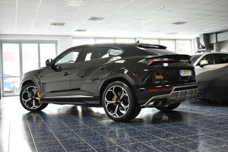 LAMBORGHINI URUS - předváděcí auto | SKLADEM | online prodej | online |skvělá cena | super cena | autiobuy.comna | super cena | autiobuy.com