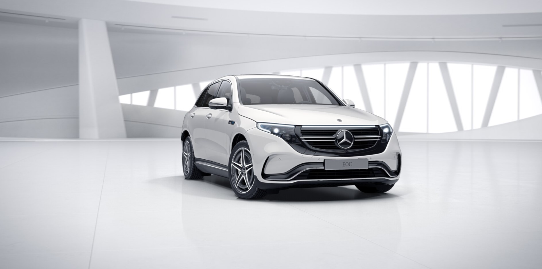 MERCEDES EQC 400 4MATIC AMG | luxusní elektrické SUV | nové auto skladem | ihned k předání | nákup online