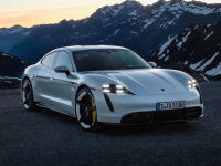  Luxusní prémiové sportovní PORSCHE TAYCAN - novinka 2020