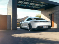  Luxusní prémiové sportovní PORSCHE TAYCAN - novinka 2020