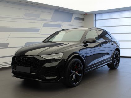 AUDI RS Q8 TFSI V8 BITURBO QUATTRO - černá Orca metalíza